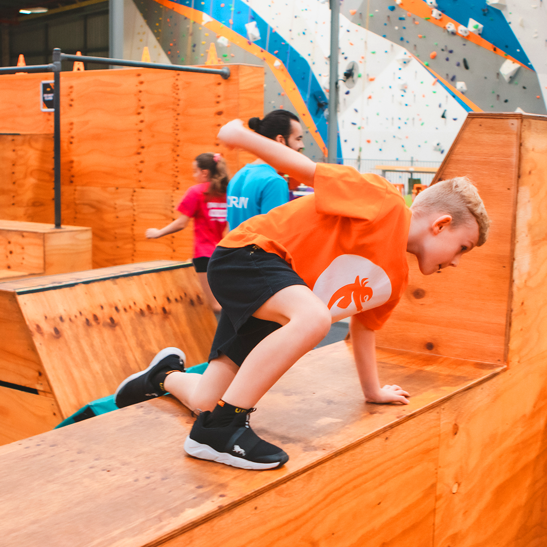 UX-2025-Social-Parties_Carousel-V1-4